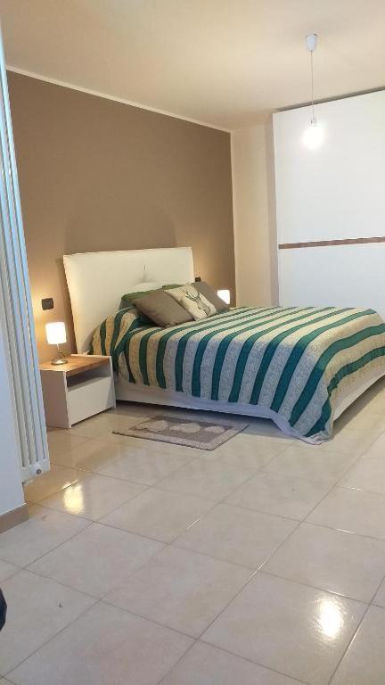 莫诺波利Nial House公寓 外观 照片